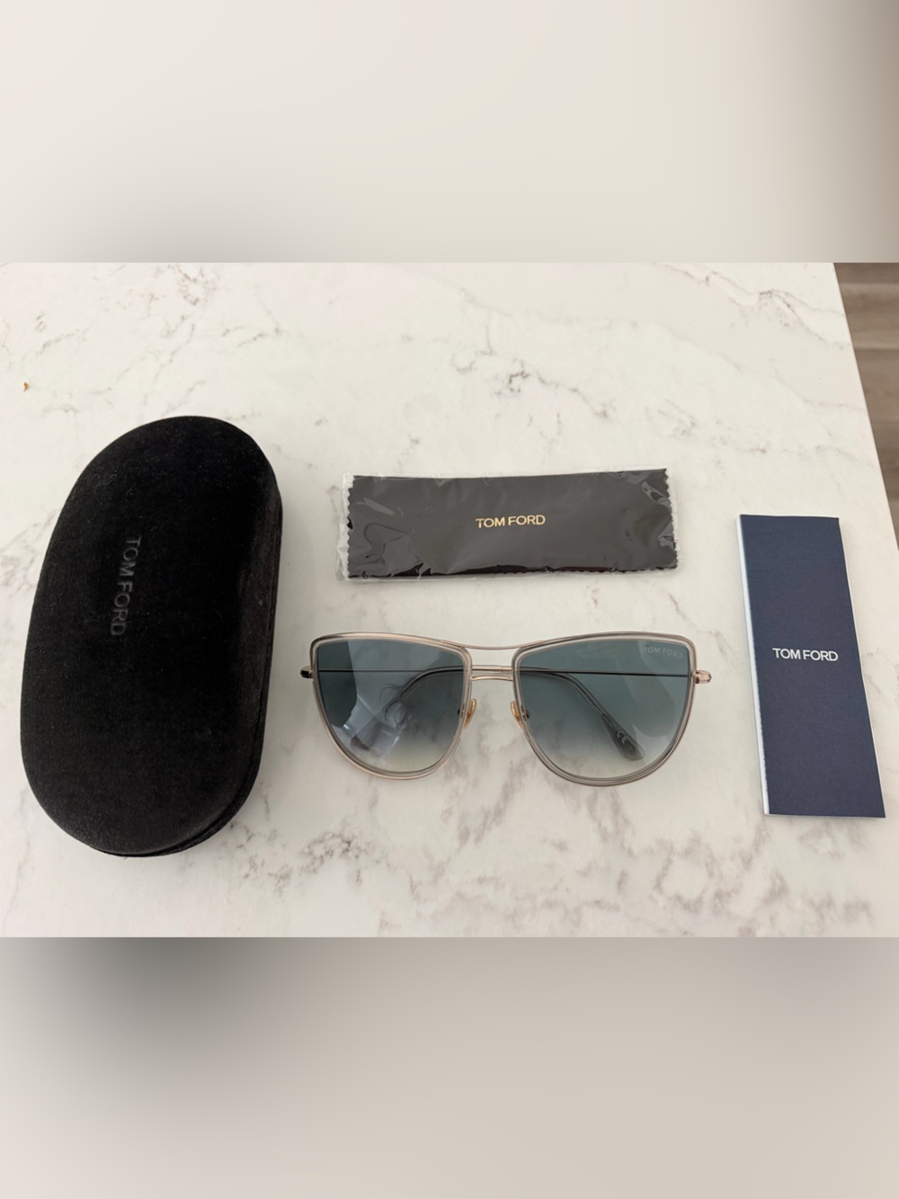 Tom Ford Tina - Y2K Style Gold Metal Frame Sunglasses with Green Gradient Lenses - Picture 5 of 5